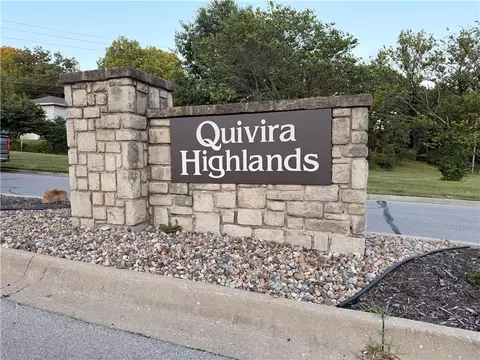 4727 Park St, Shawnee, KS 66216