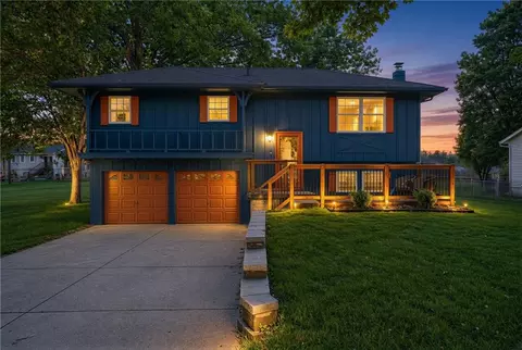229 SE Westminister Rd, Blue Springs, MO 64014