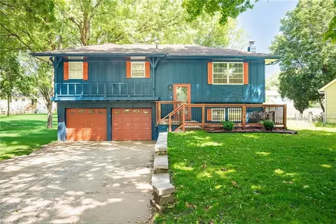 229 SE Westminister Rd, Blue Springs, MO 64014