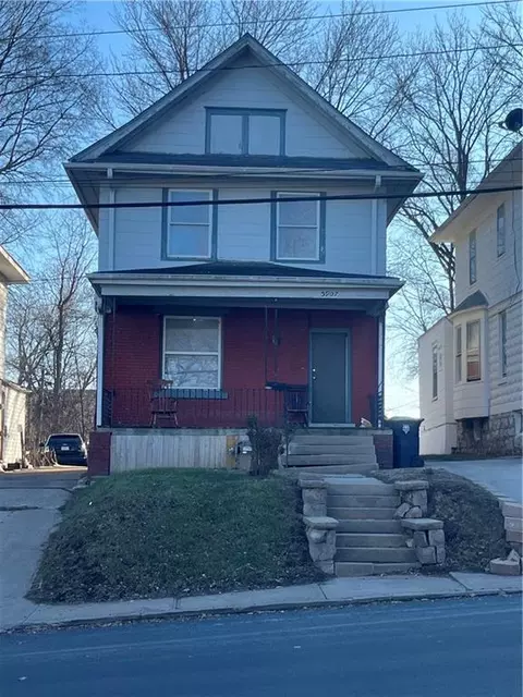 3907 E 9th St, Kansas City, MO 64127