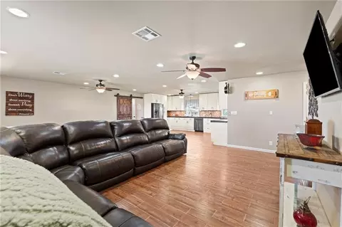 Living - 3949 Cr 4000, Independence, KS 67301 photo 3 of 4
