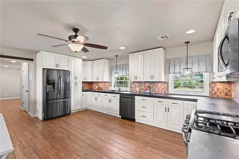 Kitchen - 3949 Cr 4000, Independence, KS 67301 photo 1 of 3