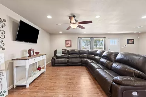 Living - 3949 Cr 4000, Independence, KS 67301 photo 2 of 4