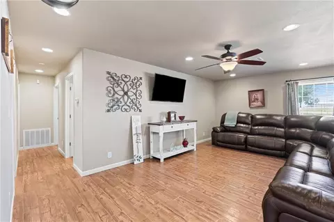 Entry Way - 3949 Cr 4000, Independence, KS 67301 photo 2 of 3