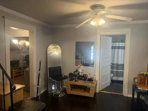 Entry Way - 10120 Golf Ave, Independence, MO 64053 photo 1 of 2