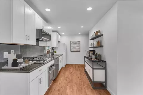 Kitchen - 2009 Learnard Ave, Lawrence, KS 66046 photo 1 of 6