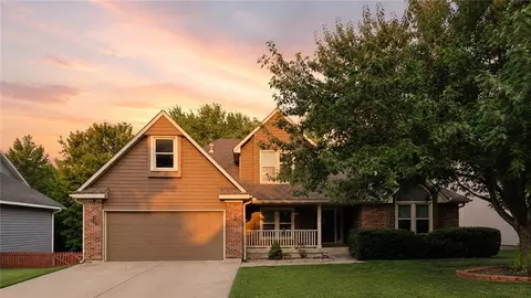 7508 N Palmer Ave, Kansas City, MO 64158