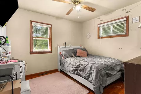 Bedroom - 16409 E 31st Ter, Independence, MO 64055 photo 2 of 3