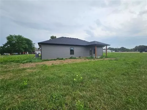 Exterior - 759 E 643rd Ave, Arma, KS 66712 photo 3 of 3