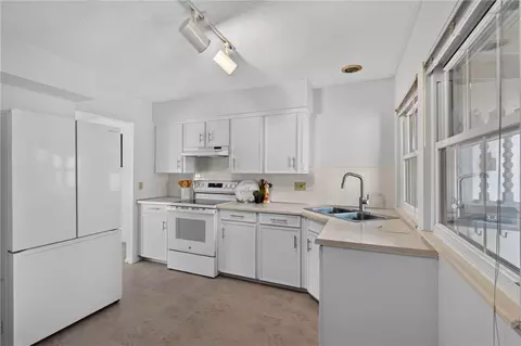 10215 Conser St, Overland Park, KS 66212