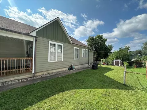 Exterior - 2425 Olive St, Saint Joseph, MO 64507 photo 5 of 12