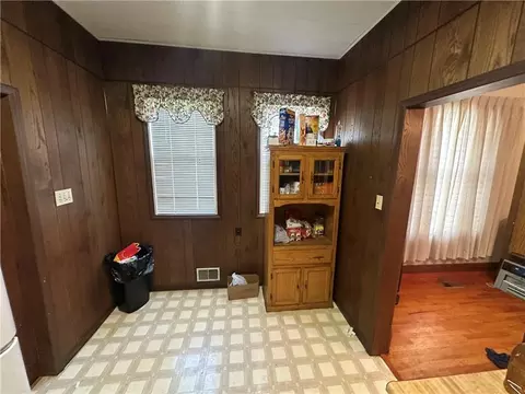 Entry Way - 2425 Olive St, Saint Joseph, MO 64507 photo 1 of 4