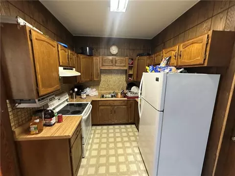 Kitchen - 2425 Olive St, Saint Joseph, MO 64507 photo 2 of 3