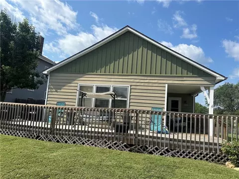 Exterior - 2425 Olive St, Saint Joseph, MO 64507 photo 1 of 12