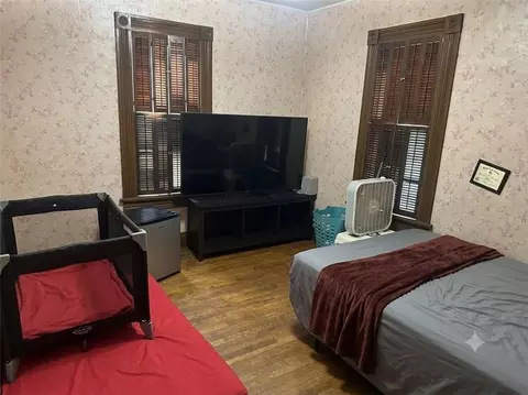 Bedroom - 2425 Olive St, Saint Joseph, MO 64507 photo 4 of 5