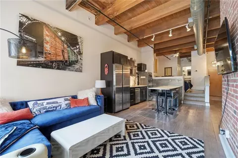 706 Broadway Blvd #201, Kansas City, MO 64105