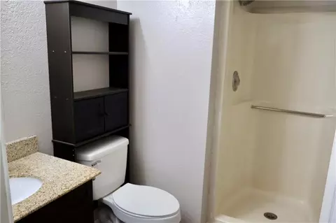 Bath - 700 B Cedar Dr, Warrensburg, MO 64093 photo 1 of 2