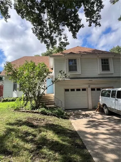 8808 W 118th St, Overland Park, KS 66210