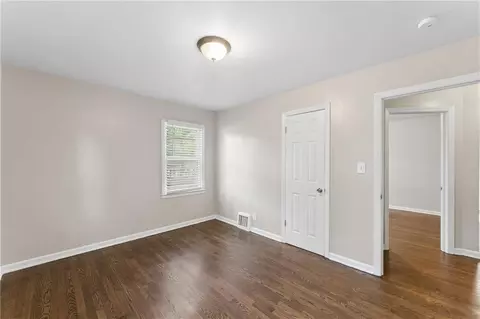 Bedroom - 10517 E 25th Ter, Independence, MO 64052 photo 5 of 8
