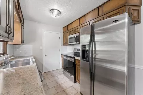Kitchen - 10517 E 25th Ter, Independence, MO 64052 photo 1 of 3