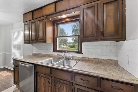 Kitchen - 10517 E 25th Ter, Independence, MO 64052 photo 2 of 3