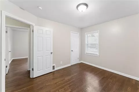Bedroom - 10517 E 25th Ter, Independence, MO 64052 photo 7 of 8