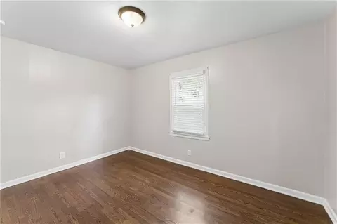 Bedroom - 10517 E 25th Ter, Independence, MO 64052 photo 4 of 8