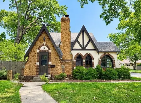 1525 Columbia Ave, Leavenworth, KS 66048