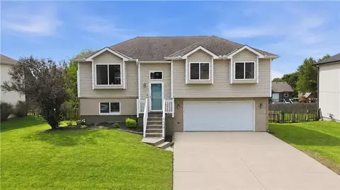 9203 NE 116th Pl, Kansas City, MO 64157