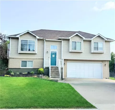 9203 NE 116th Pl, Kansas City, MO 64157
