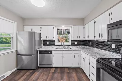 Kitchen - 182 W Jackson St, Kingston, MO 64650 photo 2 of 3