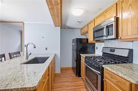 Kitchen - 2015 S Ash Ave, Independence, MO 64052 photo 1 of 3