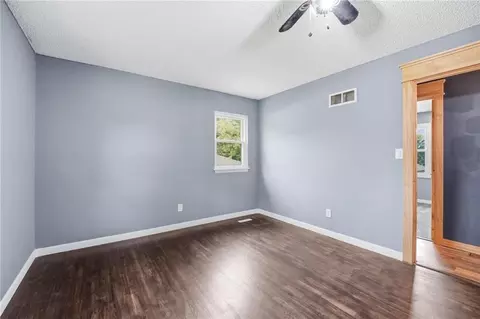 Bedroom - 16916 Hart Ave, Independence, MO 64055 photo 7 of 11