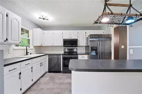 Kitchen - 16916 Hart Ave, Independence, MO 64055 photo 1 of 4