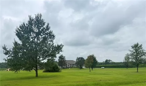 17363 247th St, Tonganoxie, KS 66086
