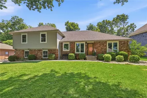 12625 Overbrook Rd, Leawood, KS 66209
