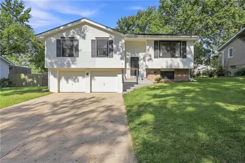 1409 NW 48th St, Blue Springs, MO 64015