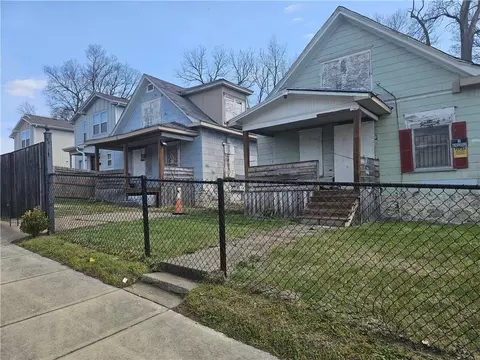 392339253931 Park Ave, Kansas City, MO 64130
