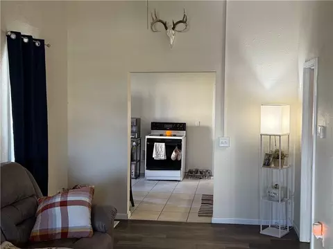 Entry Way - 413 W 1st St, Cameron, MO 64429 photo 2 of 4