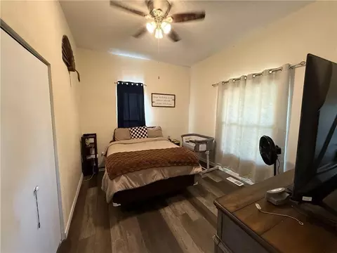 Bedroom - 413 W 1st St, Cameron, MO 64429 photo 2 of 5