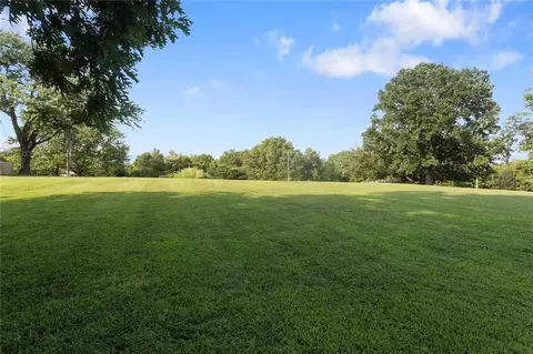 NW Porter Road, Parkville, MO 64152