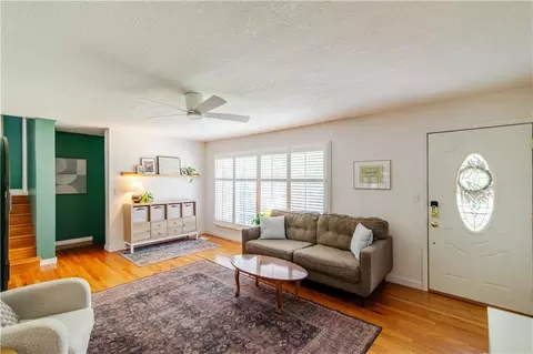 Living - 1219 Mound Dr, Atchison, KS 66002 photo 3 of 4