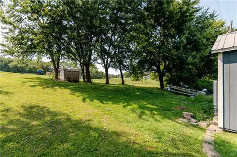 Exterior - 1219 Mound Dr, Atchison, KS 66002 photo 7 of 10