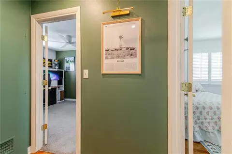 Entry Way - 1219 Mound Dr, Atchison, KS 66002 photo 2 of 3