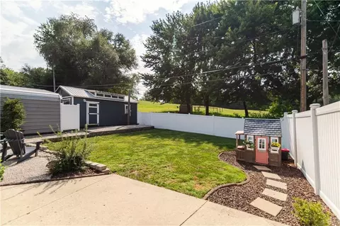Exterior - 1219 Mound Dr, Atchison, KS 66002 photo 2 of 10