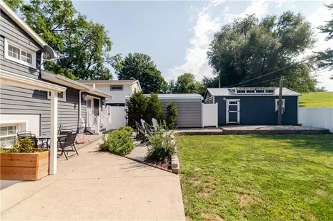 Exterior - 1219 Mound Dr, Atchison, KS 66002 photo 3 of 10