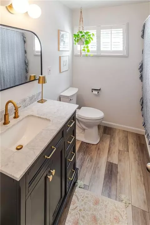 Bath - 1219 Mound Dr, Atchison, KS 66002 photo 1 of 7