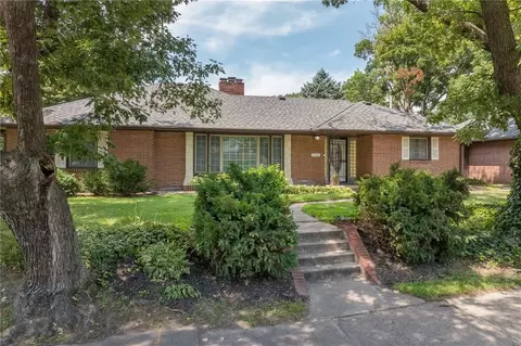 102 N Noyes Blvd, Saint Joseph, MO 64501