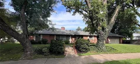 102 N Noyes Blvd, Saint Joseph, MO 64501