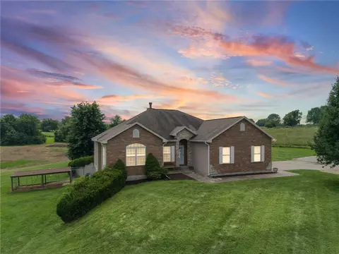 25303 E 199th St, Pleasant Hill, MO 64080